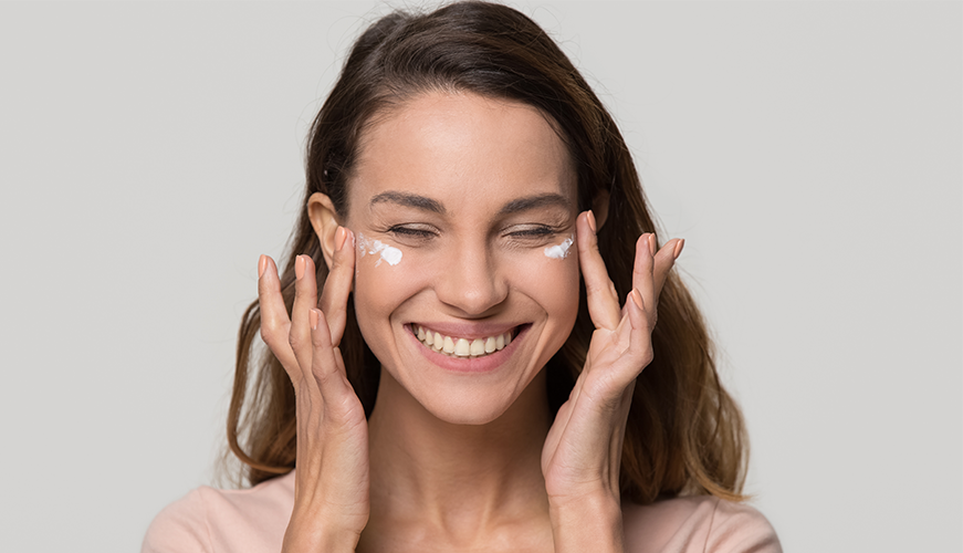 Los 3 activos cosméticos estrella antiedad que actúan sobre la fisiología de la piel
